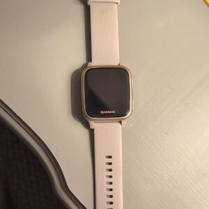 Garmin Smartwatch with Light Pink Band and Gold Frame Venu SQ